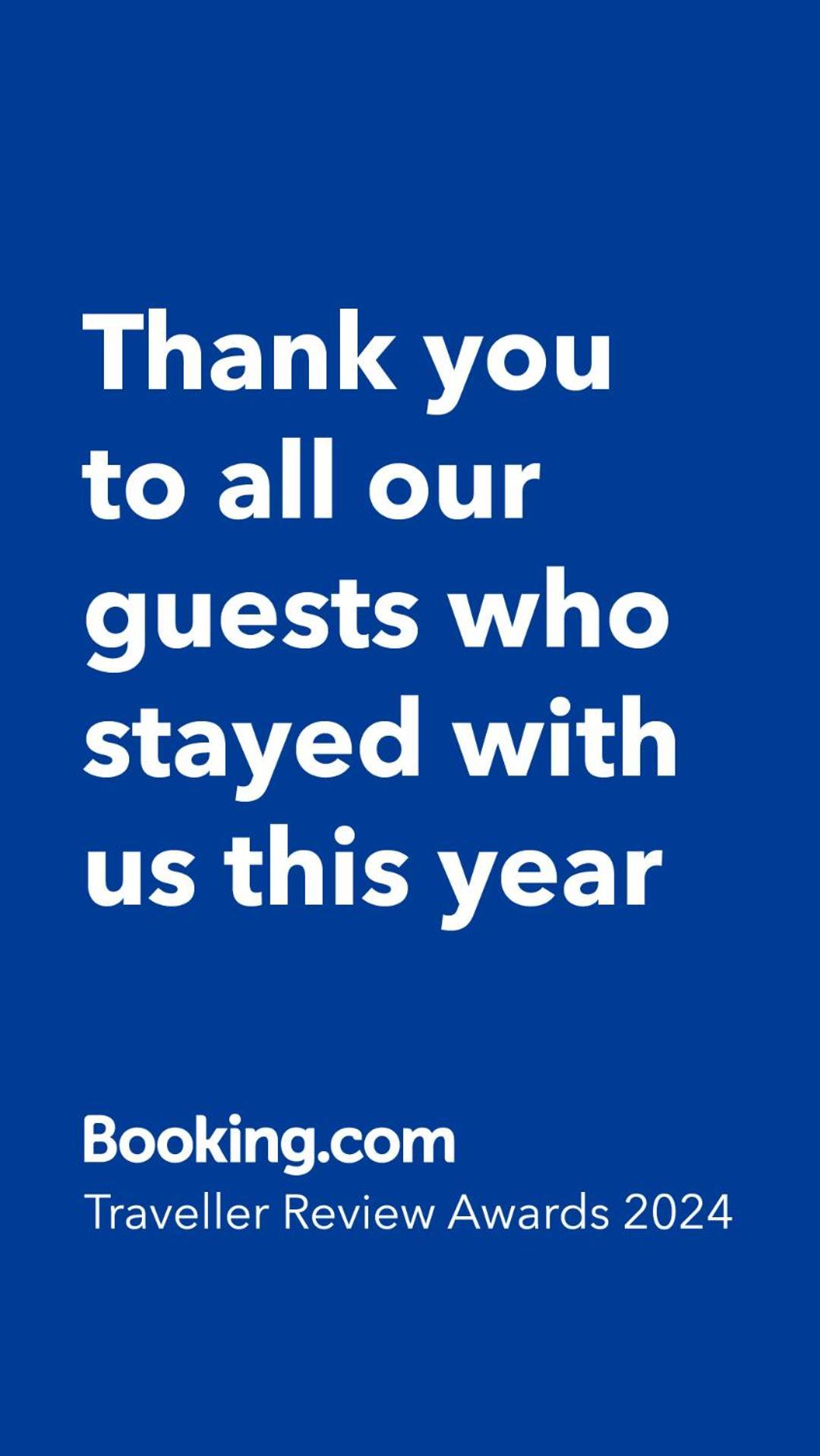 Base-Beijing Wangfujing Serviced Apartment- In Hutong &Bike Rental &Close To Forbidden City, Tian'Anmen Square &Subway Nearby &Free Coffee &Washing Machine,Kitchen &Restaurant Discount &English Speaking &High Speed Free Wifi Dış mekan fotoğraf The 2019 logo